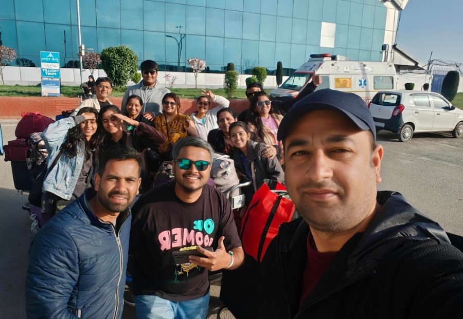Srinagar taxi rental service